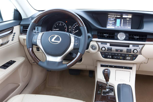 Lexus ES 350 - interior