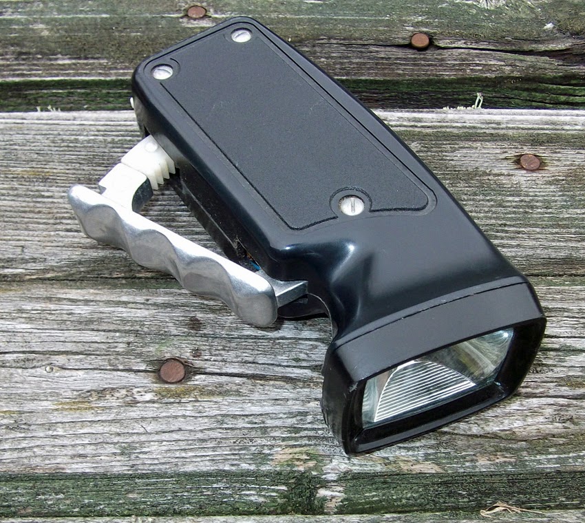VreMax Mechanically Powered Flashlight