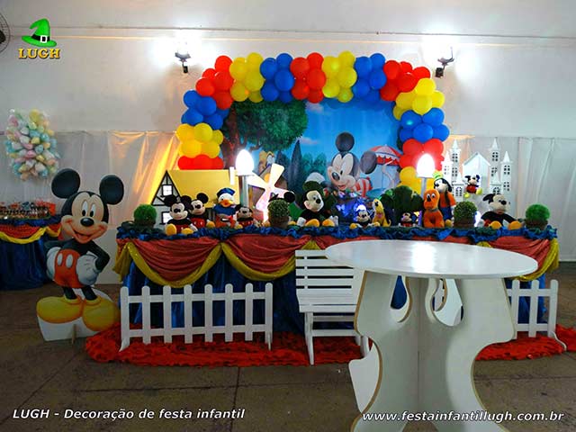 Decoração festa Mickey Mouse - Mesa tradicional forrada com toalhas de pano (tecido) - Barra RJ