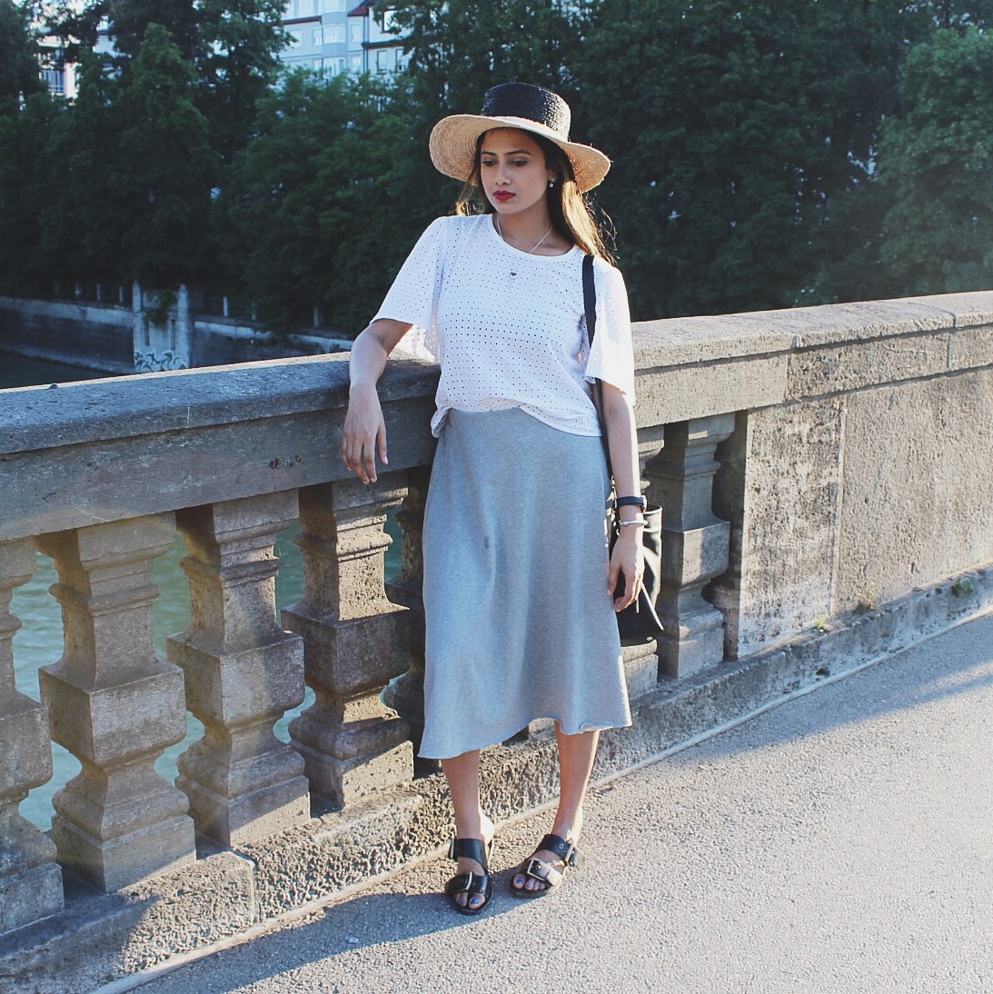 comfy chic, cool color palette, effortless chic, match jewelry, neutral outfit, parisian chic, popular silver jewelry, dress for exploring, dress while traveling, dress sightseeing, 2016 street style, 2016 neutral outfit, london street style, style hat, fresh outfit, style neutrals, top indian blogger, uk blogger, white and grey, style slides, classic outfit idea