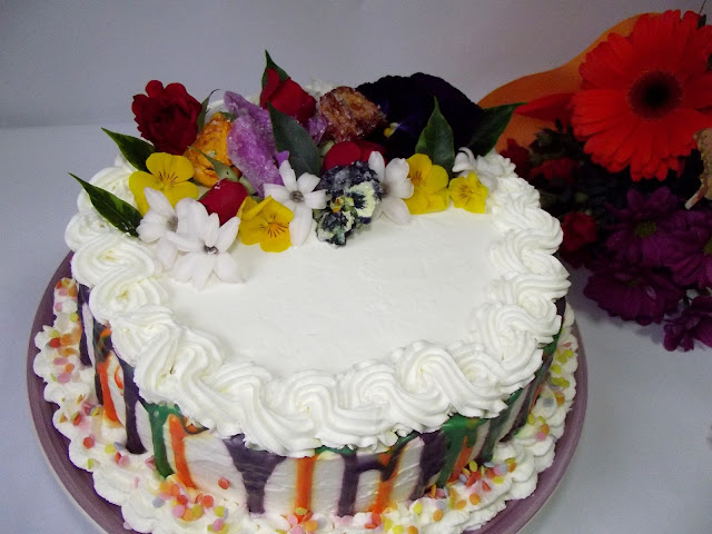 Tort cu cremă de brânză şi jeleu din vin roşu