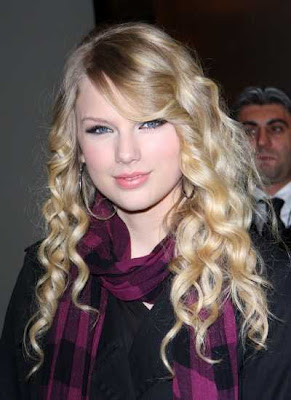 Taylor Swift Natural Hair, Long Hairstyle 2011, Hairstyle 2011, New Long Hairstyle 2011, Celebrity Long Hairstyles 2023