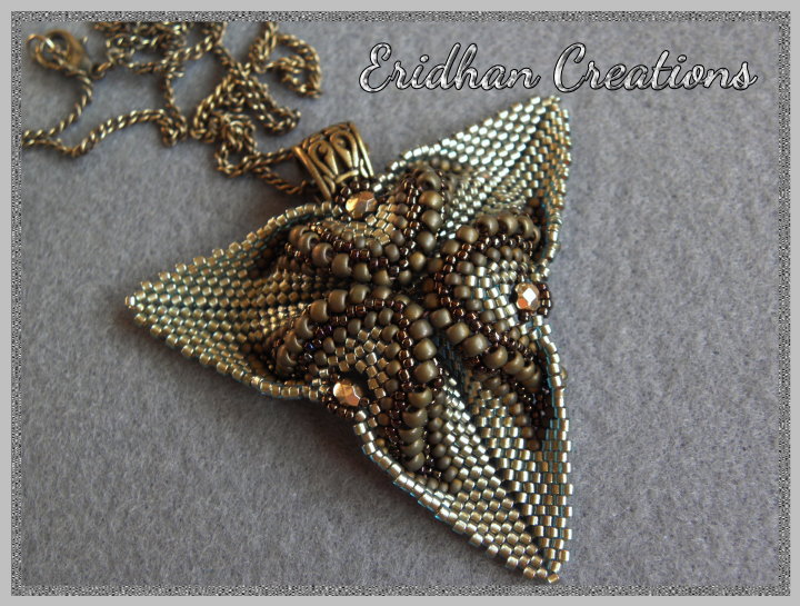 twisted triangle pendant pattern