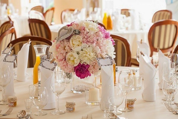 Cut flowers in enchanting decoration ideas