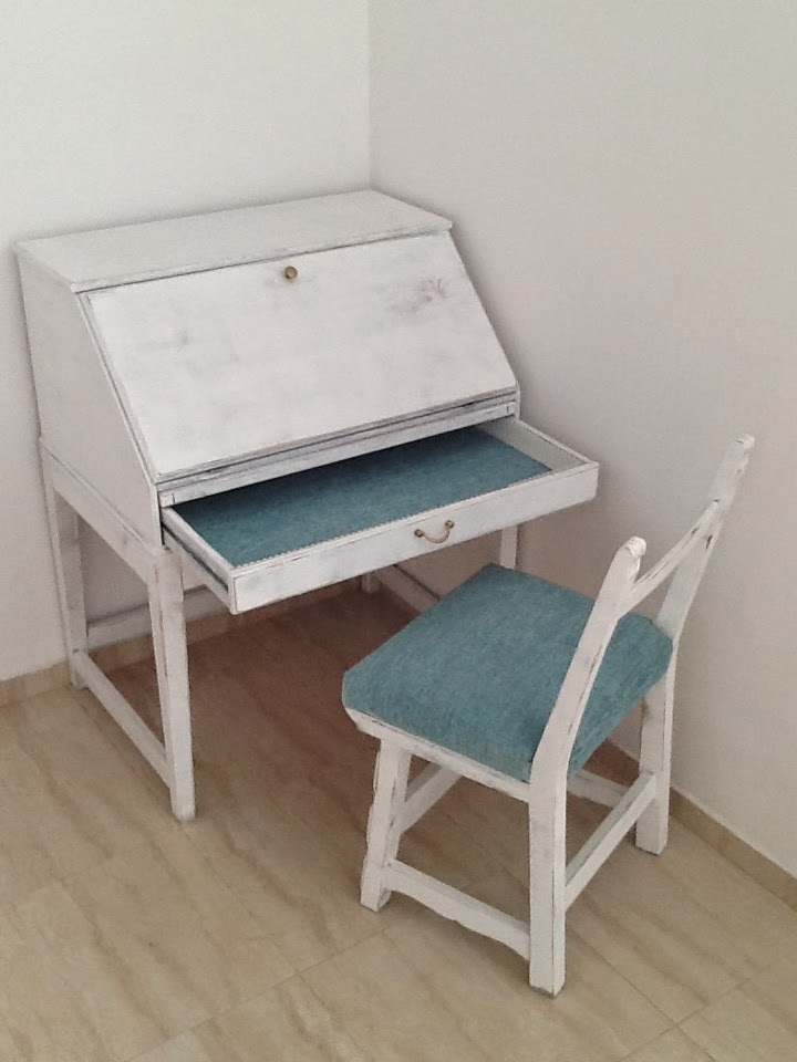 Digame: For Sale Desk & Chair