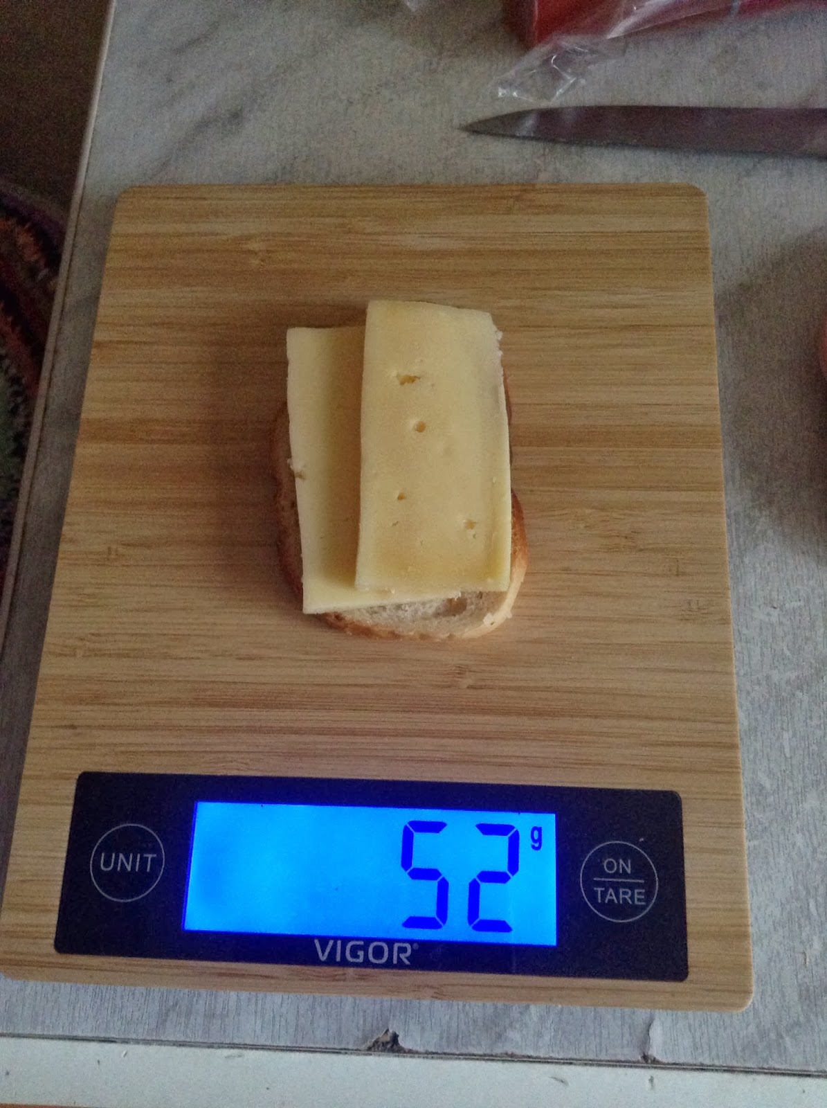 Сколько весит бутерброд с сыром