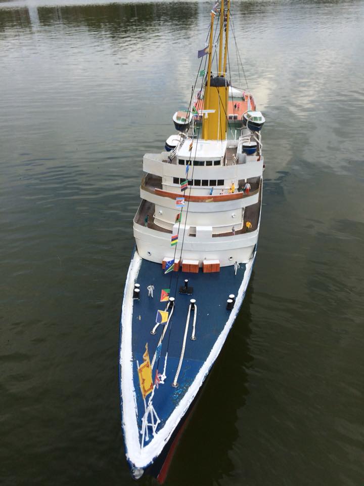 DMBC Dundee Model Boat Club 1885 Britannia and the QE2