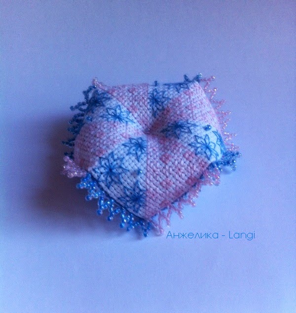 Бискорню с бисерной юбочкой