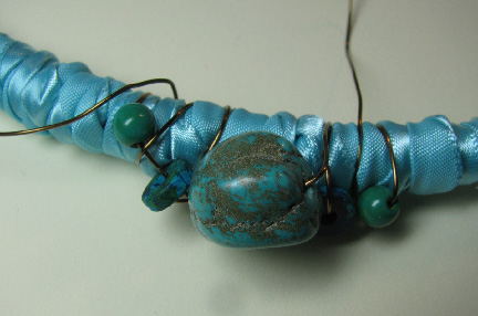 Beading Arts: Twisted ribbon necklace with turquoise