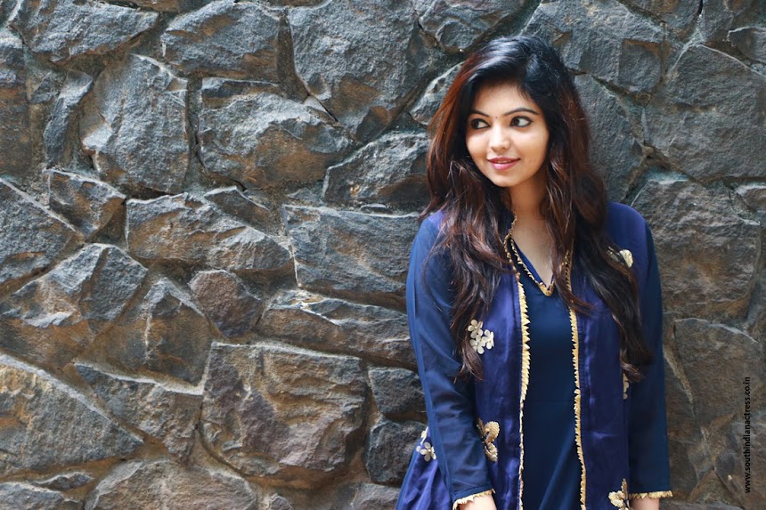 Athulya Ravi photos at Mannar Vagaiyara audio launch