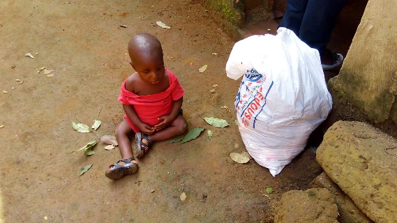 0000 Photo: Woman abandons her baby at a church in Cross River State