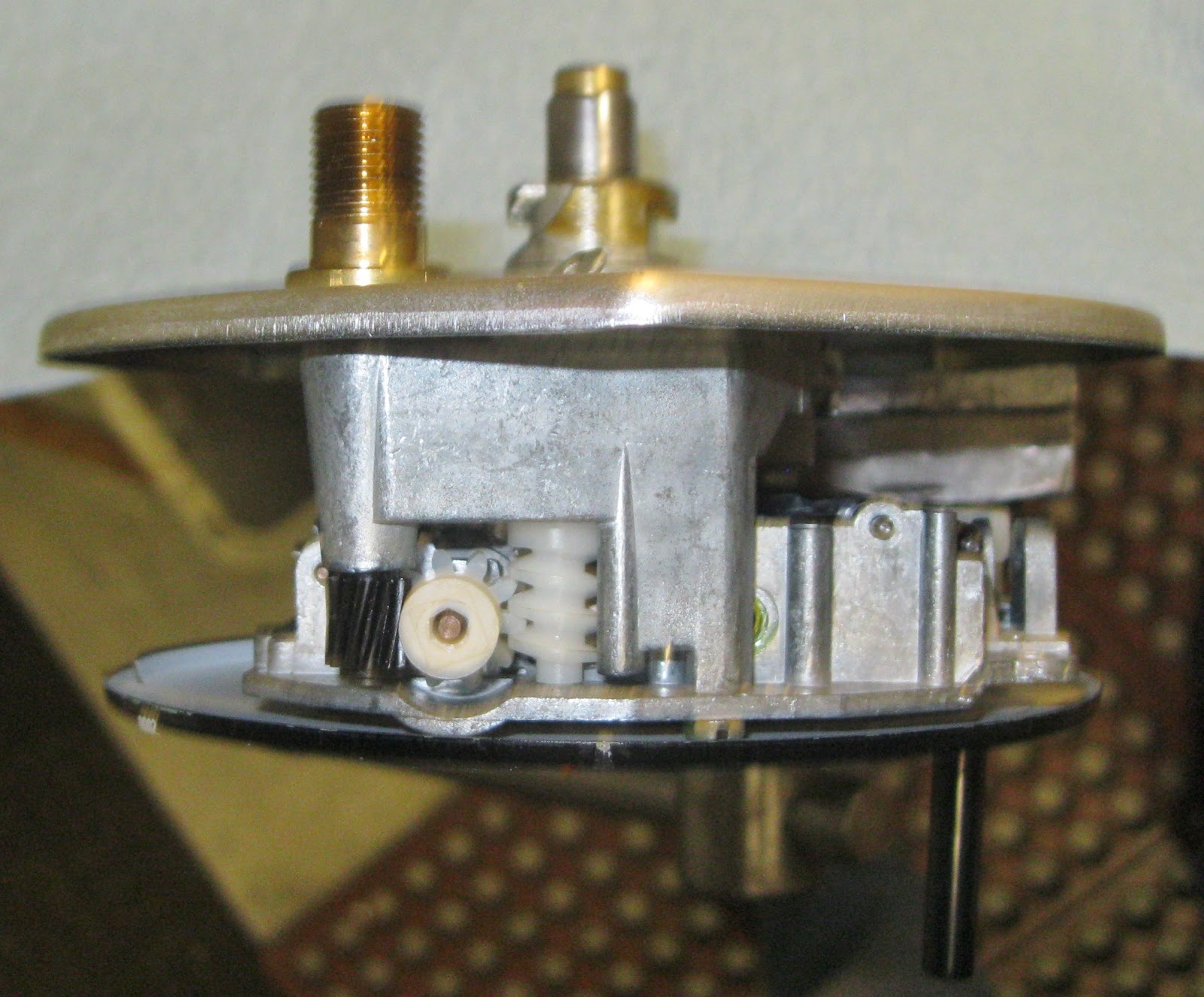 SAAB JOURNAL SAAB 99 SPEEDOMETER RECONDITIONING