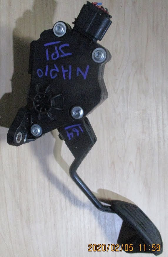 JAPANESE MOTOR SPARE PARTS TOYOTA VITZ NCP10 ACCELERATOR PEDAL AVAILABLE