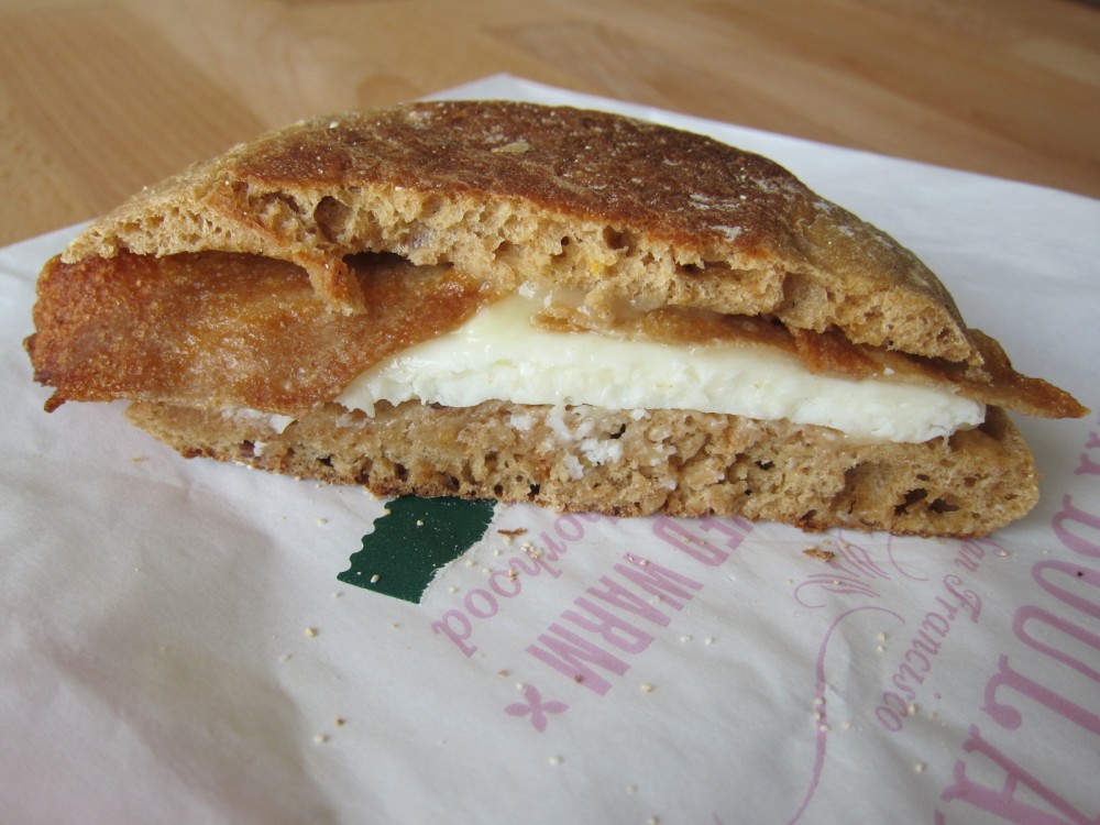 Review Starbucks ReducedFat Turkey Bacon & White Cheddar Classic