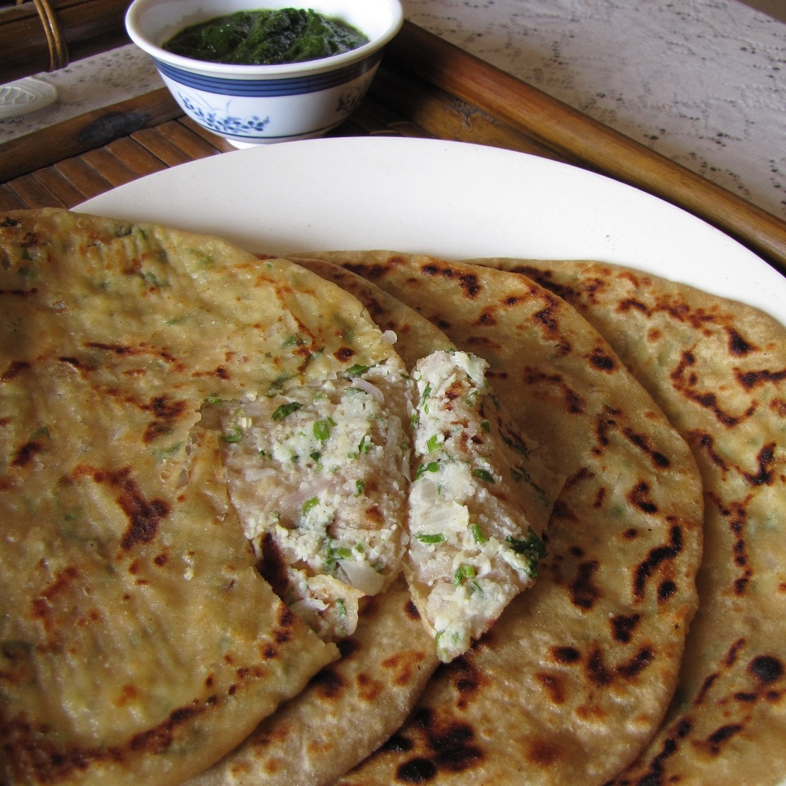 Super Yummy Recipes Tasty Paneer Paratha with Zesty Hari Chutney
