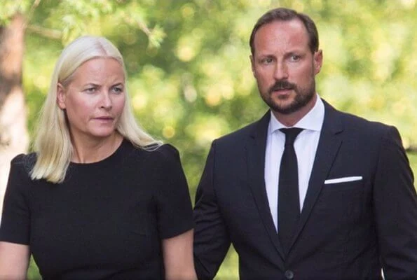 Nicolai Roan's wife Nina Jensen is a close friend of Crown Prince Haakon and Crown Princess Mette-Marit. Siv Jensen