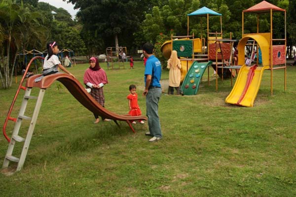 Tak ada Waktu Buat Si Kecil? Anda Bisa Coba 5 Kegiatan Seru Ini Untuk Meningkatkan Kedekatan dengan Anak Tak ada Waktu Buat Si Kecil? Anda Bisa Coba 5 Kegiatan Seru Ini Untuk Meningkatkan Kedekatan dengan Anak