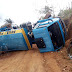 Caminhão-pipa tomba no município de Mairi
