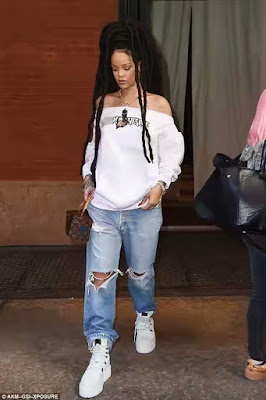 4 Rihanna and her dreadlocks step out in New York (photos)