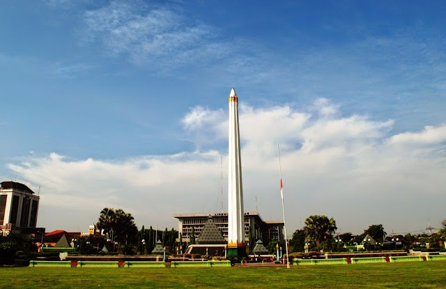 Tugu Pahlawan - Daftar 5 Tempat Wisata untuk Liburan di Surabaya