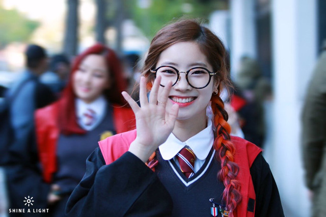 트와이스 다현 똥머리 | 인스티즈