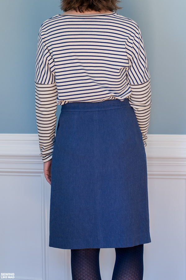 narrow pleated skirt