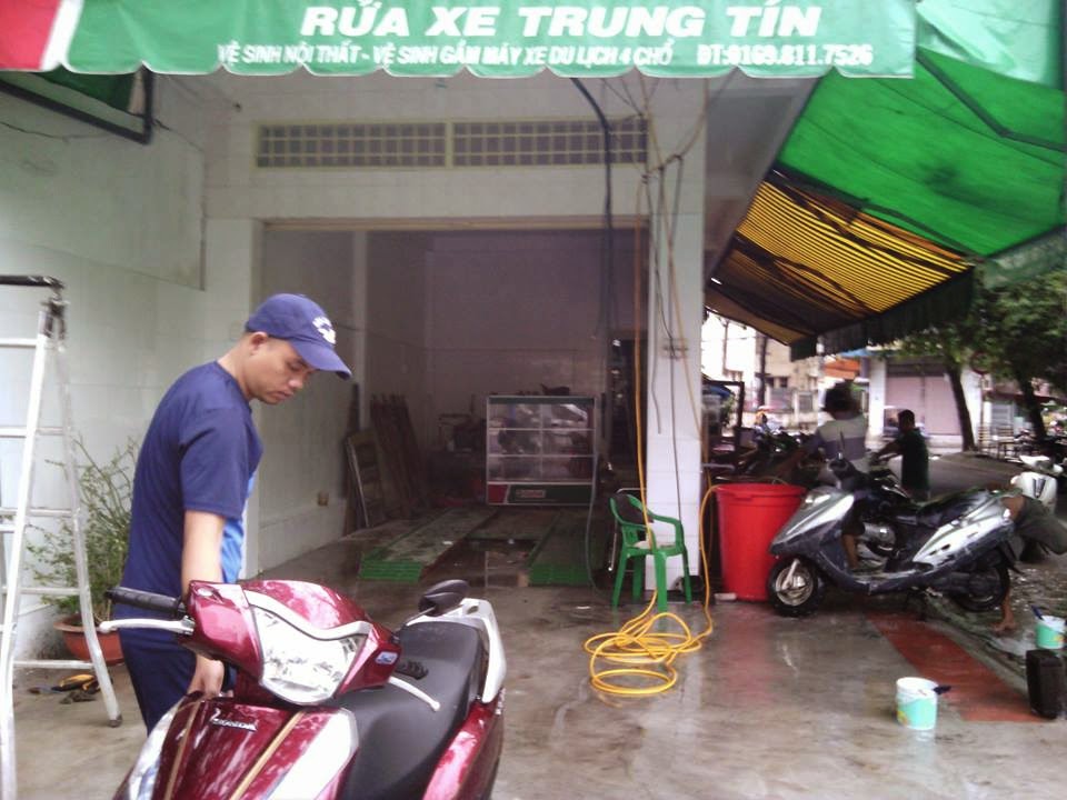 Trung tam rua xe o to