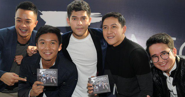 5Romeo - Semenjak Ada Dirimu - Lirik Lagu Terjemahan