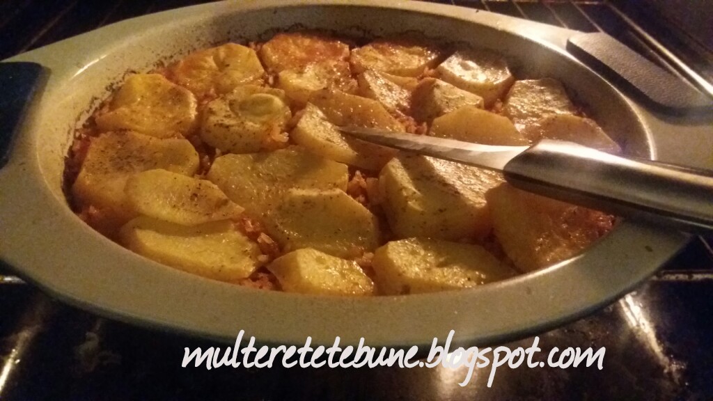 RETETE Pilaf taranesc cu cartofi la cuptor