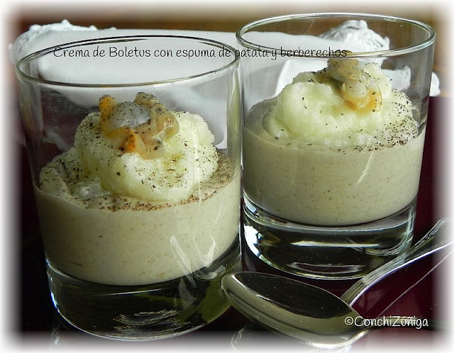 Crema De Boletus Con Espuma De Patatas Y Berberechos.
