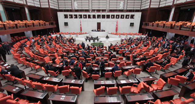Türkiye'de Milletvekili Maaşları Asgari Ücretin Neredeyse 20 Katı - Kurgu Gücü
