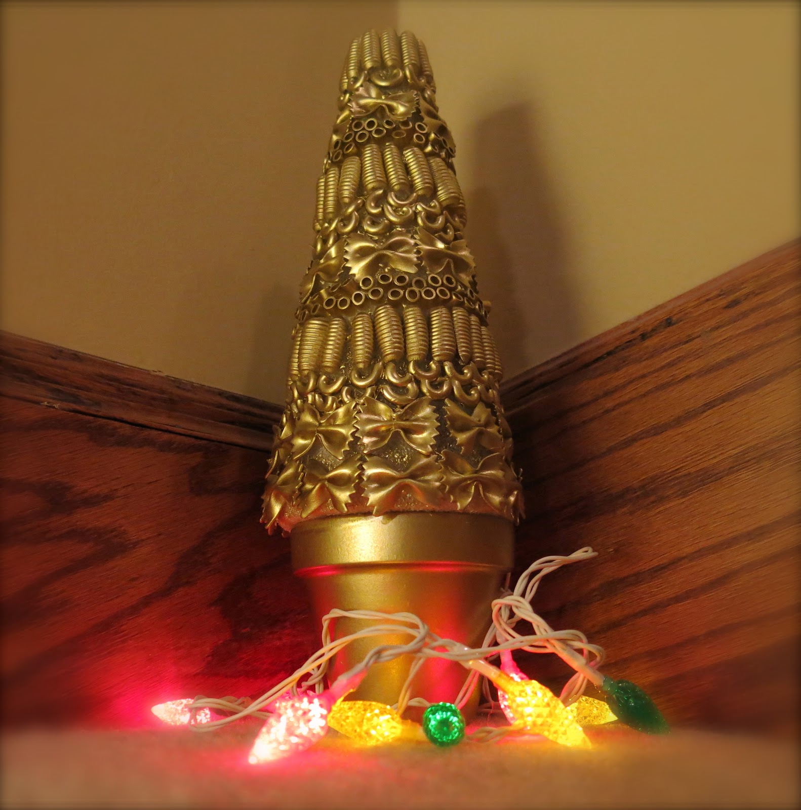 Caker Cooking Macaroni Christmas Tree