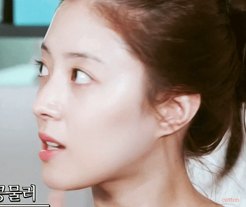 언니들의 사랑을 독차지하는 토끼인간 막뚱이.gif - 스퀘어 카테고리