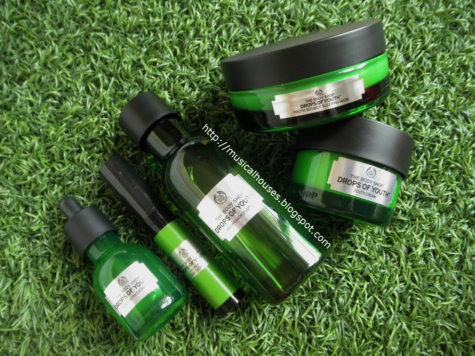 The Body Shop Drops of Youth Review: Eye Concentrate, Bouncy Sleeping Mask, Essence Lotion, Cream, Youth Concentrate - of and Fingers