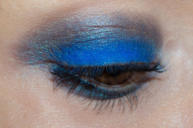 maquillage-bleu-electrique-marc-jacobs-eyeconic-smartorial