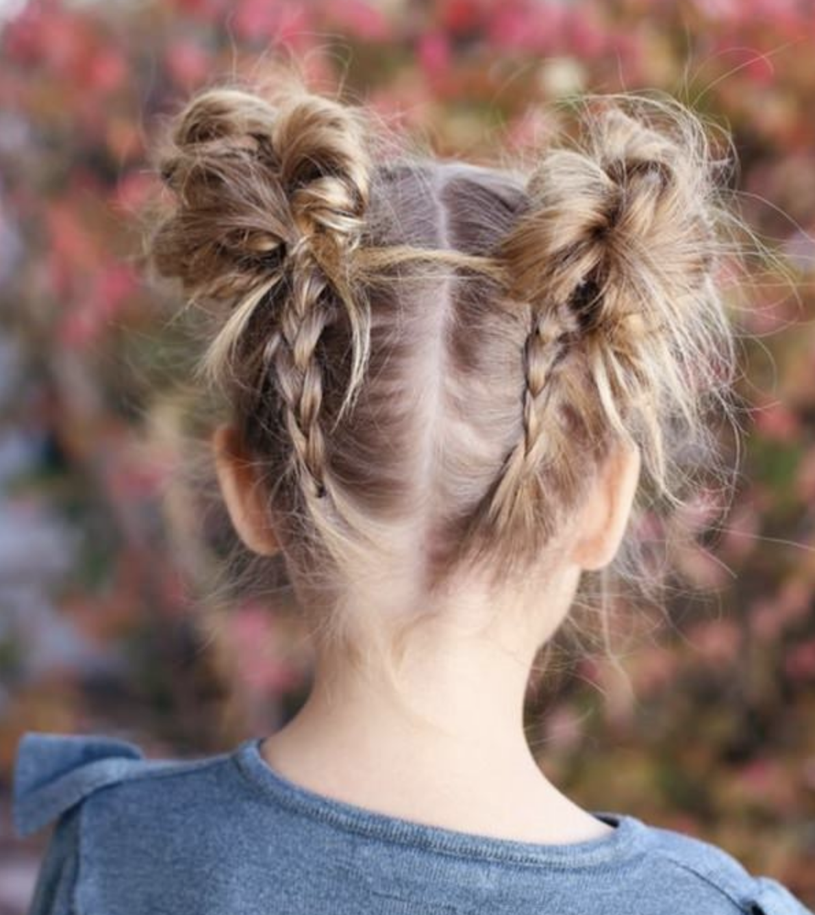 Прически для девочек. Прическа с хвостиками для девочек. Прическа пучок для девочки. Красивый пучок для девочки