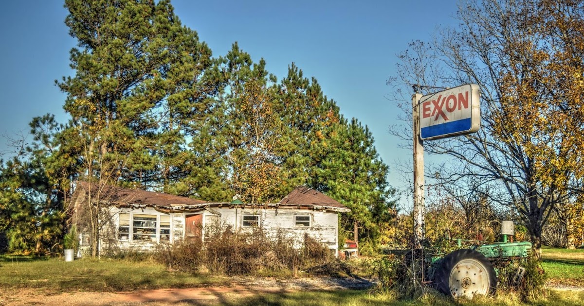 Long Closed Exxon Station and Store in Fairplay
