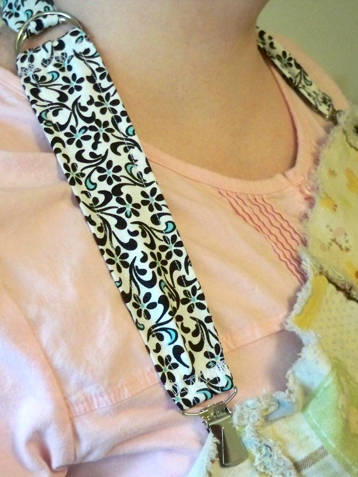 Sew Incredibly Crafty Nursing Strap