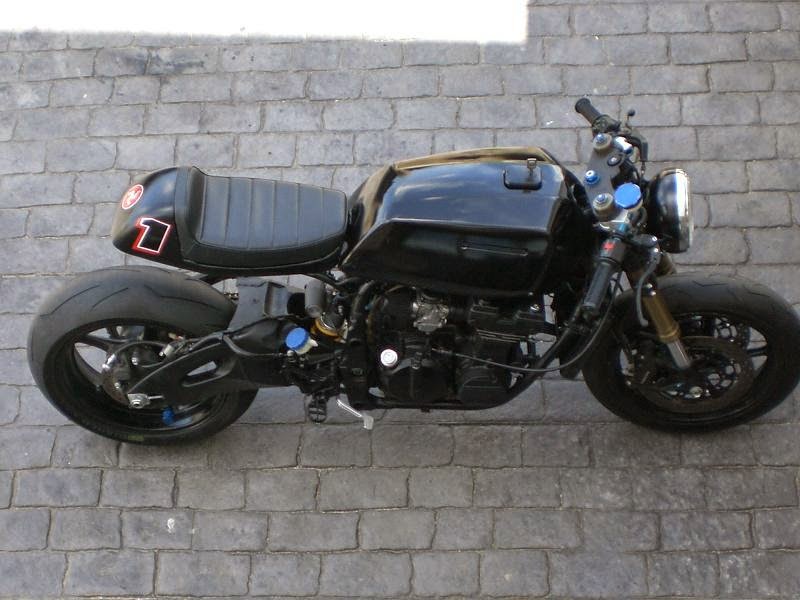 Kawasaki GPX 600R Cafe Racer | 99garage | Cafe Racers Customs Passion