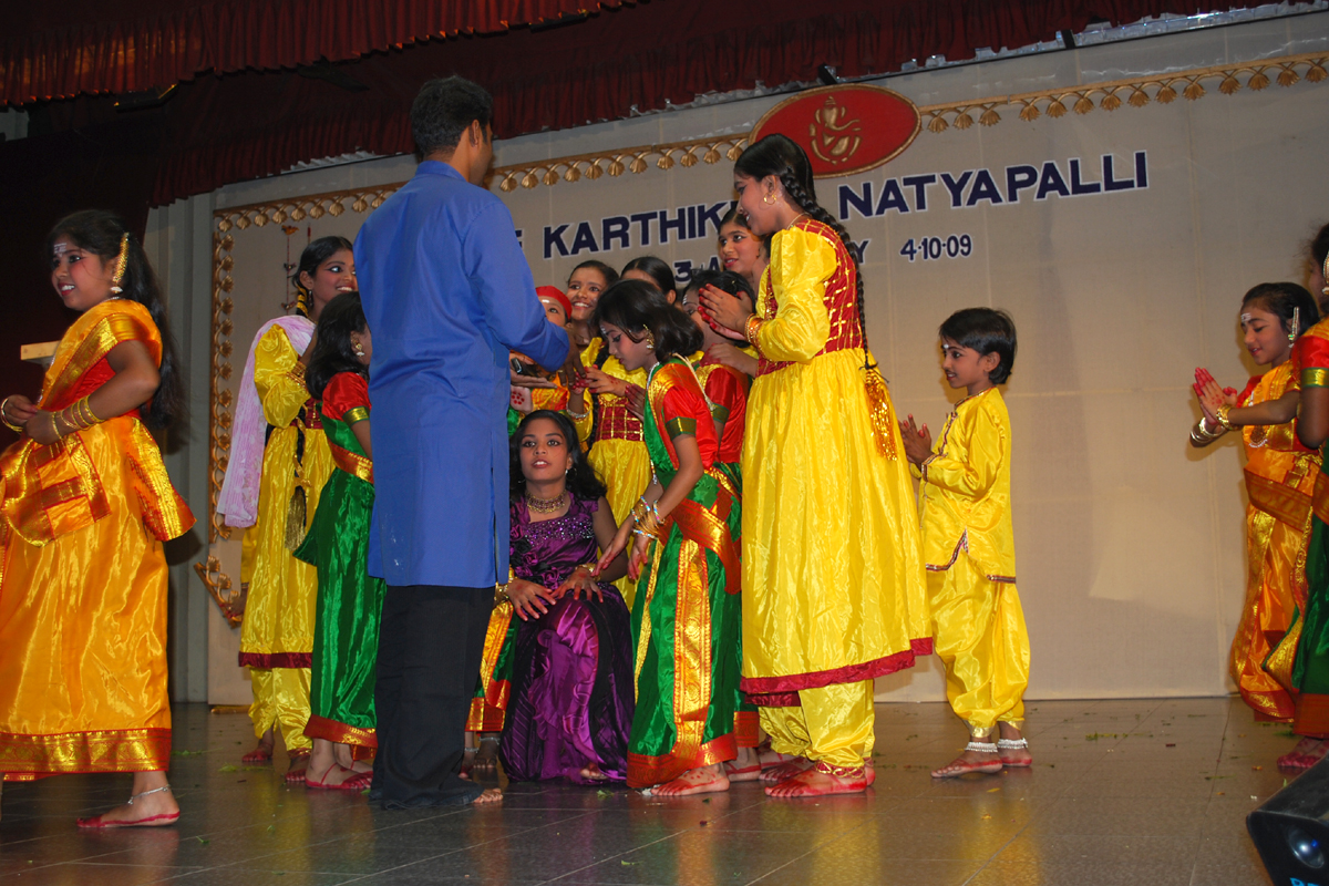 Dance Costumes Rent Coimbatore bharathanatyam costumes rental in