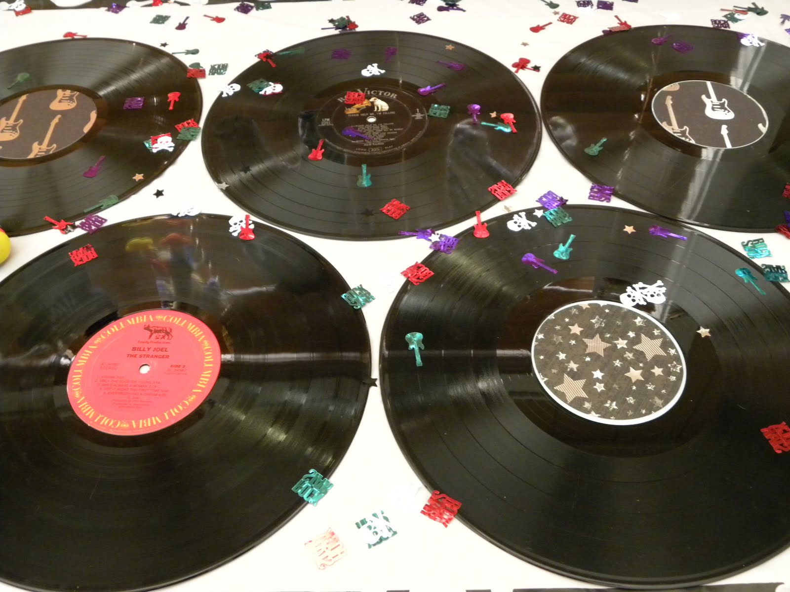 sassy scarlett Record Cake Stand