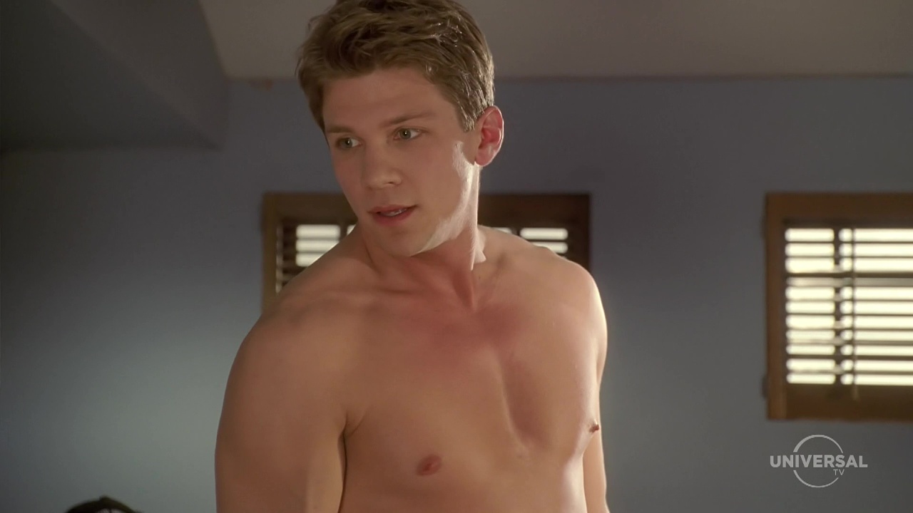 Marc Blucas shirtless in Buffy The Vampire Slayer 4-13 "The I In Team&...