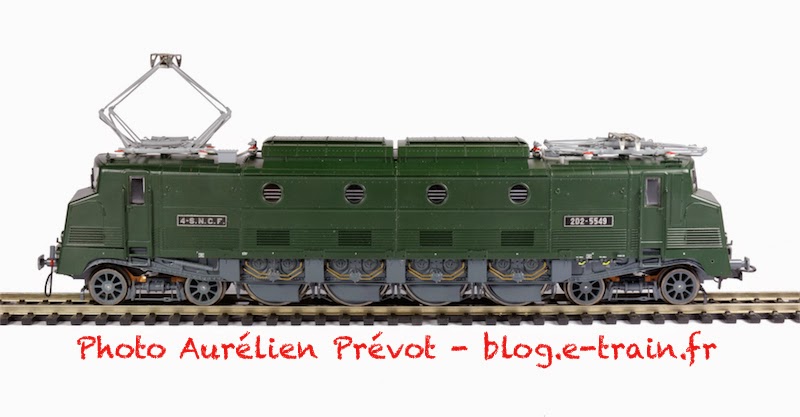 JOUEF HJ 2284 HO - Locomotive type 2D2 5500 ''Waterman'' ep III SNCF