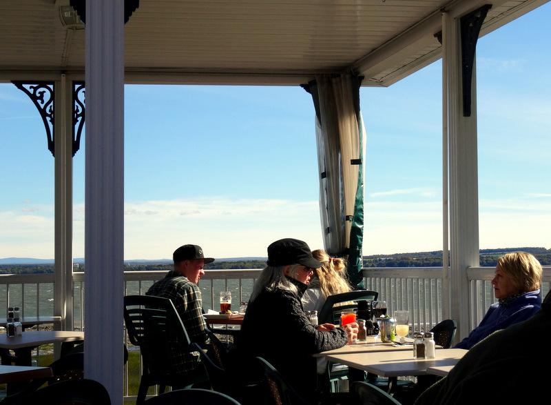 TRAVEL AND LIFESTYLE DIARIES Lobster Roll & Cider Lunch at Resto de