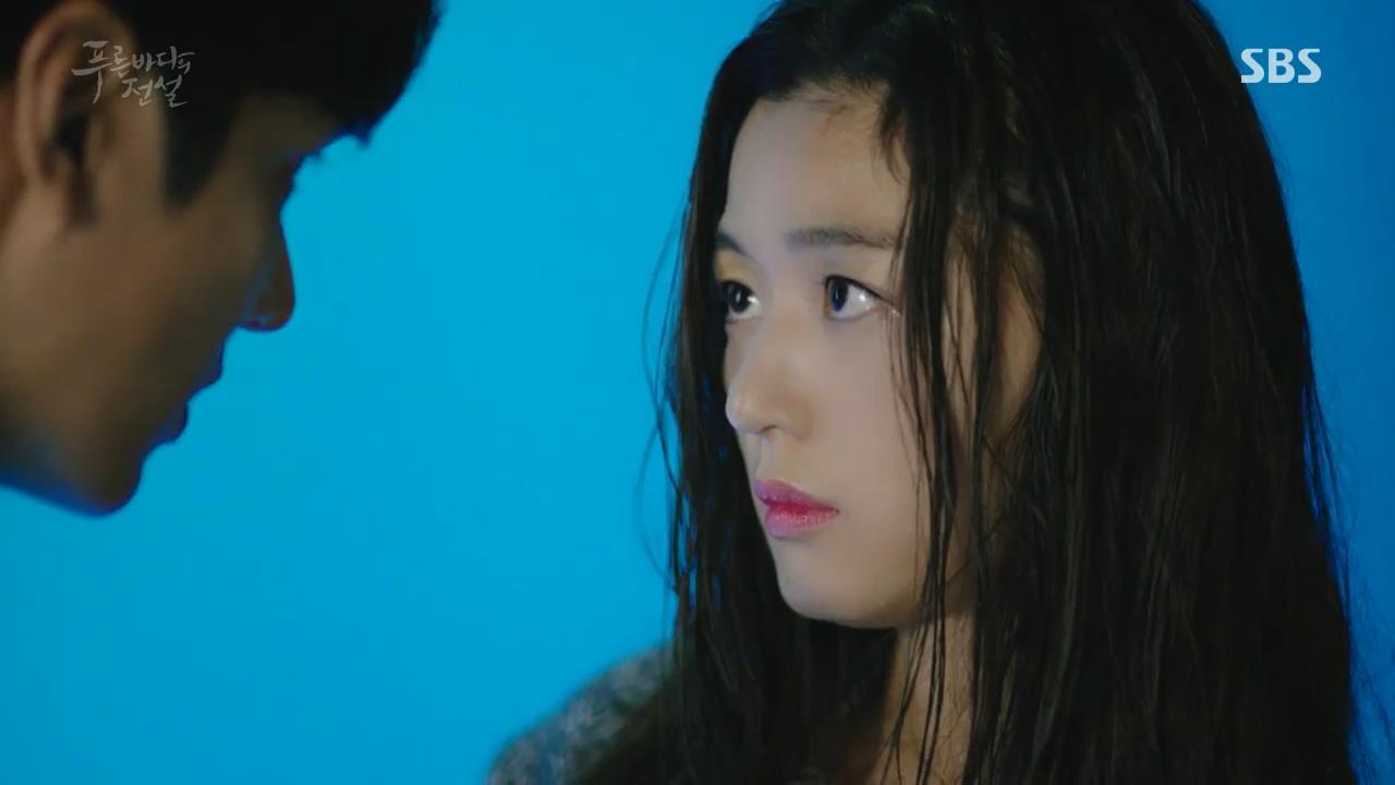 Парень с девушкой на берегу моря. Love sea ep 4. Love sea ep 4. Поцелуи из дорамы легенда синего моря. Love sea ep 4.