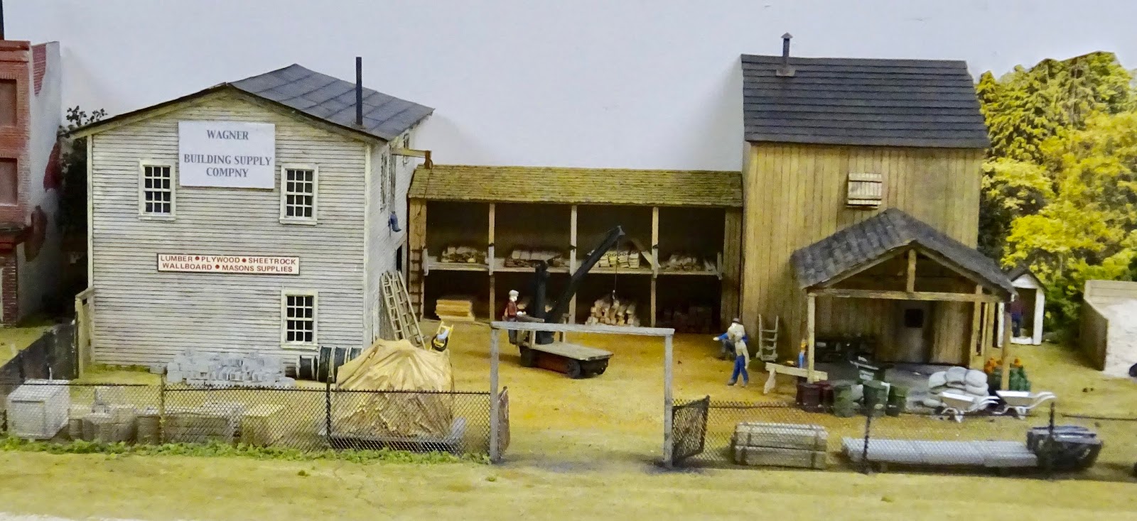 Model Railroad Minutiae Building supply company complete