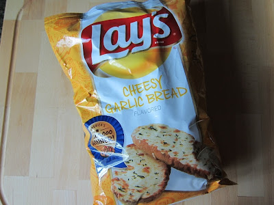 Review Lay S Cheesy Garlic Bread Potato Chips Brand Eating