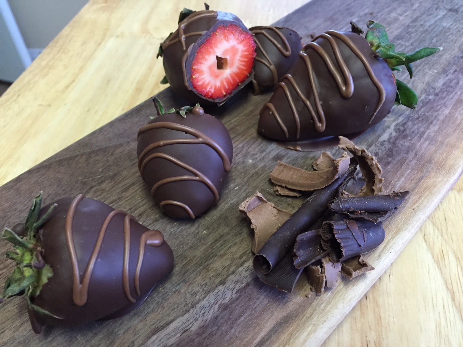 The Ultimate Chocolate Blog ChocolateCovered Strawberries and