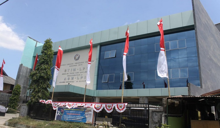 Gedung STIE LPI Makassar.
