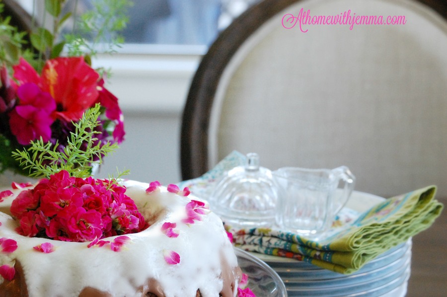 Dressing A Cake With Flowers